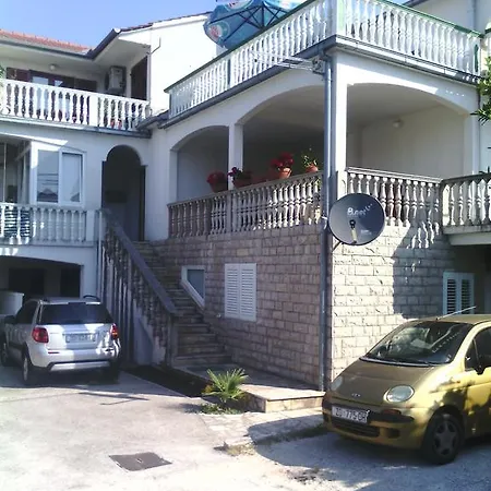 Apartment Petra Culina *